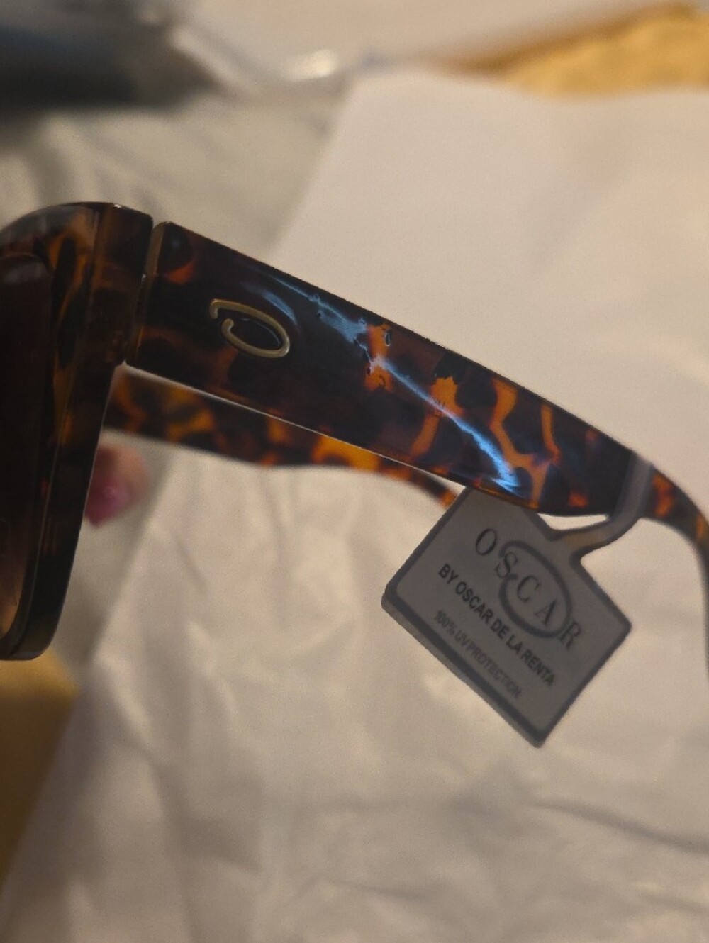Oscar de la Renta Tortoiseshell Sunglasses with Brown Gradient Lenses #59 - Picture 3 of 4